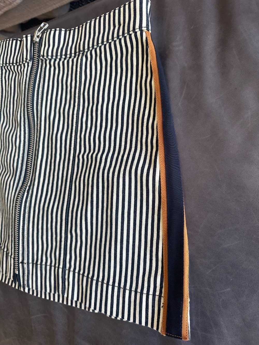 Mini skirt - Picture 3 of 4